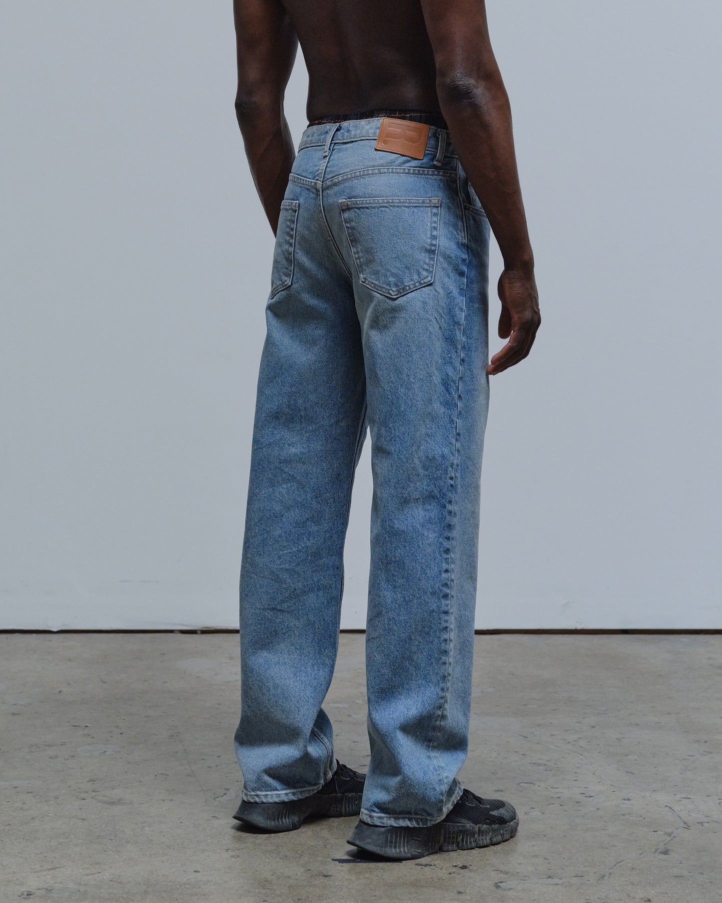 RD202-R / RELAXED FIT DENIM JEANS, FADE BLUE