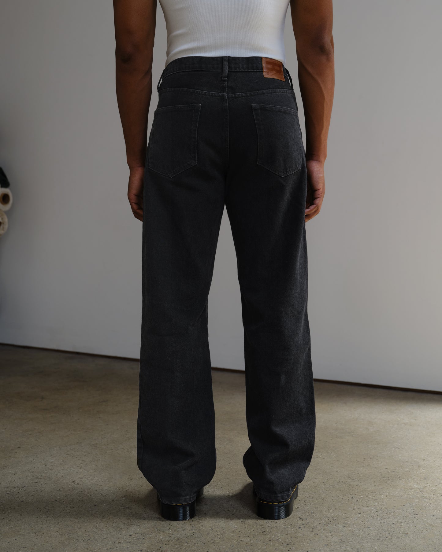 RD202-R / RELAXED FIT DENIM JEANS, WASHED BLACK